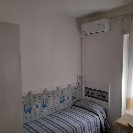 לינה וארוחת בוקר La Pervinca